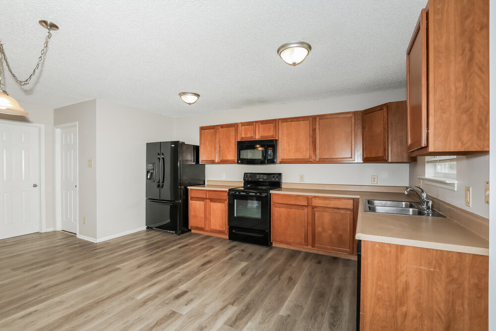 Building Photo - 15459 Border Dr