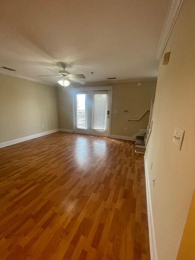 Building Photo - 15-1529 Gutleber