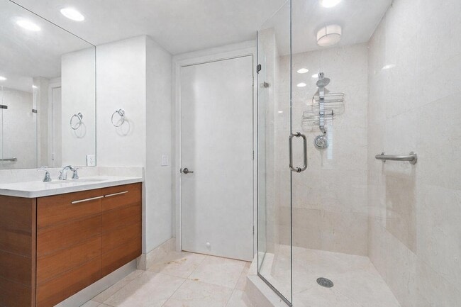 Building Photo - 3620 Gardens Pkwy