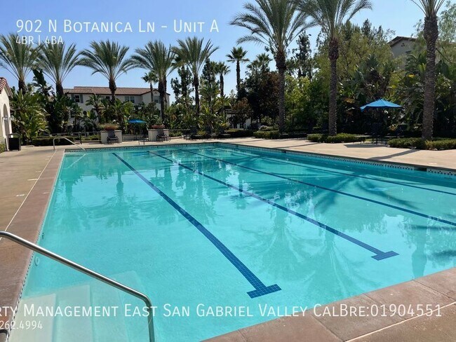 Building Photo - 902 Botanica Ln