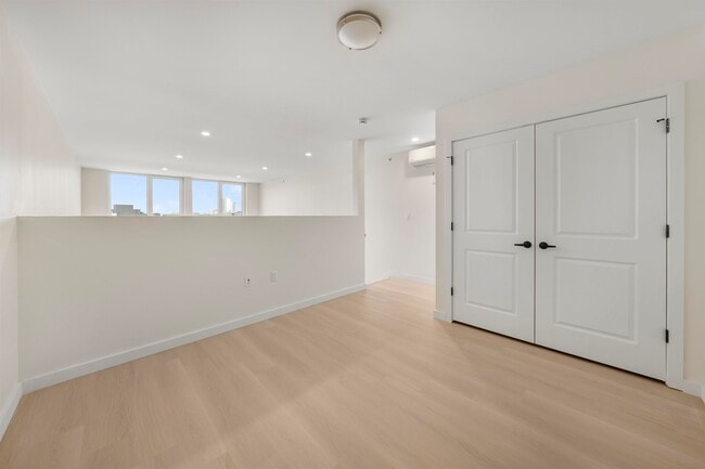 Building Photo - 1 Mallory Ave