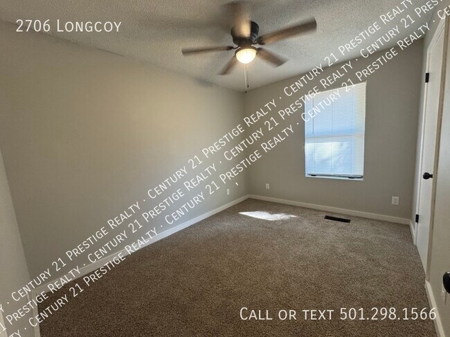 Building Photo - 2706 Longcoy-