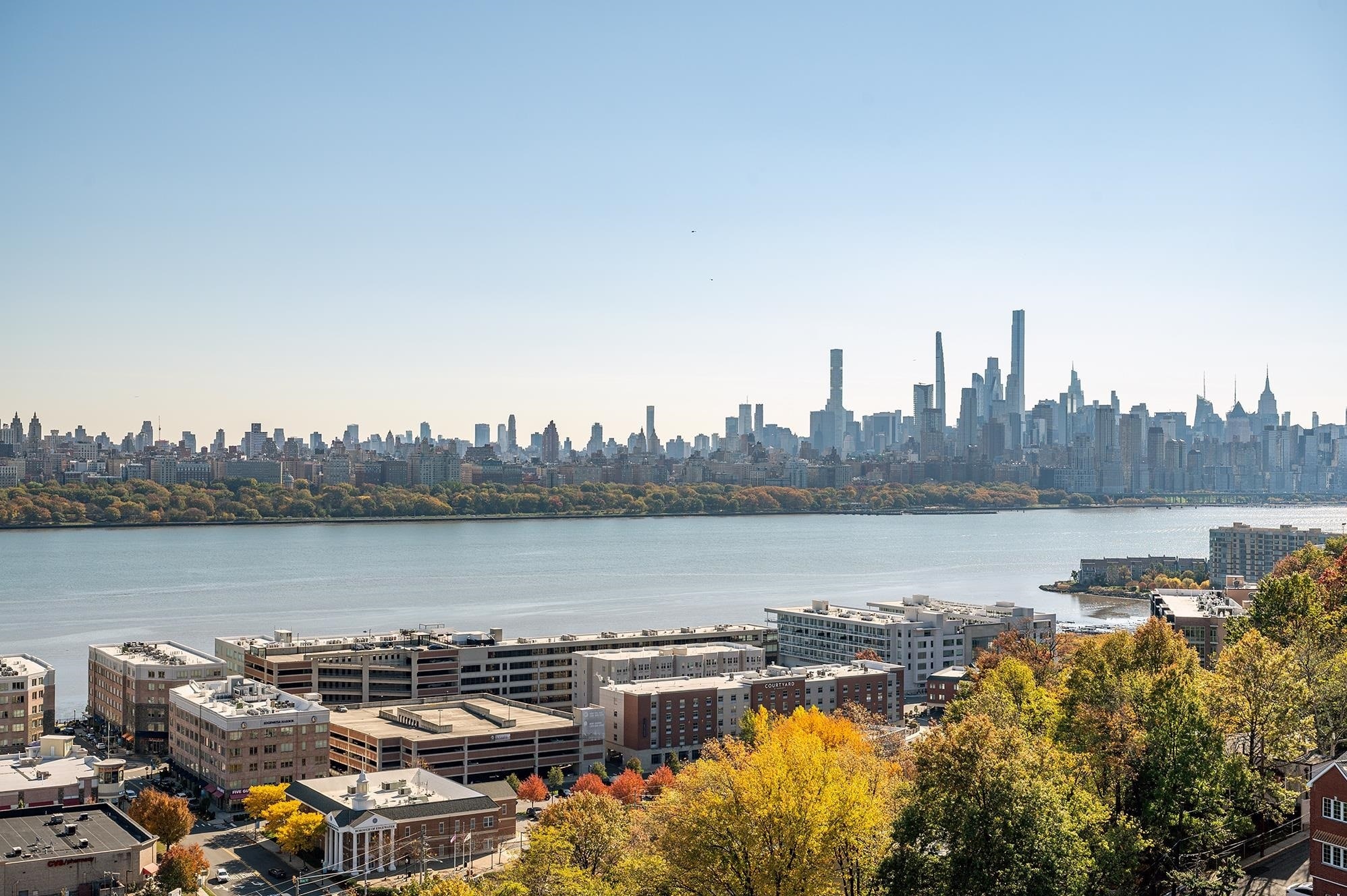 Building Photo - 9060 Palisade Ave