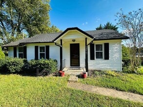 Building Photo - 1206 Cedar Ln