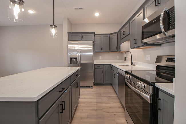 Building Photo - 1604 Jonathan Wade Cir