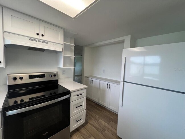 Building Photo - 7315 Brentwood Dr