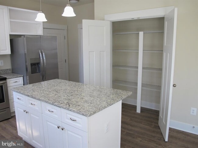 Building Photo - 43 Lee St