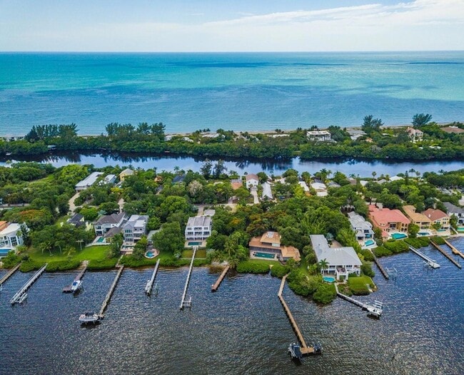 Building Photo - 8302 Midnight Pass Rd