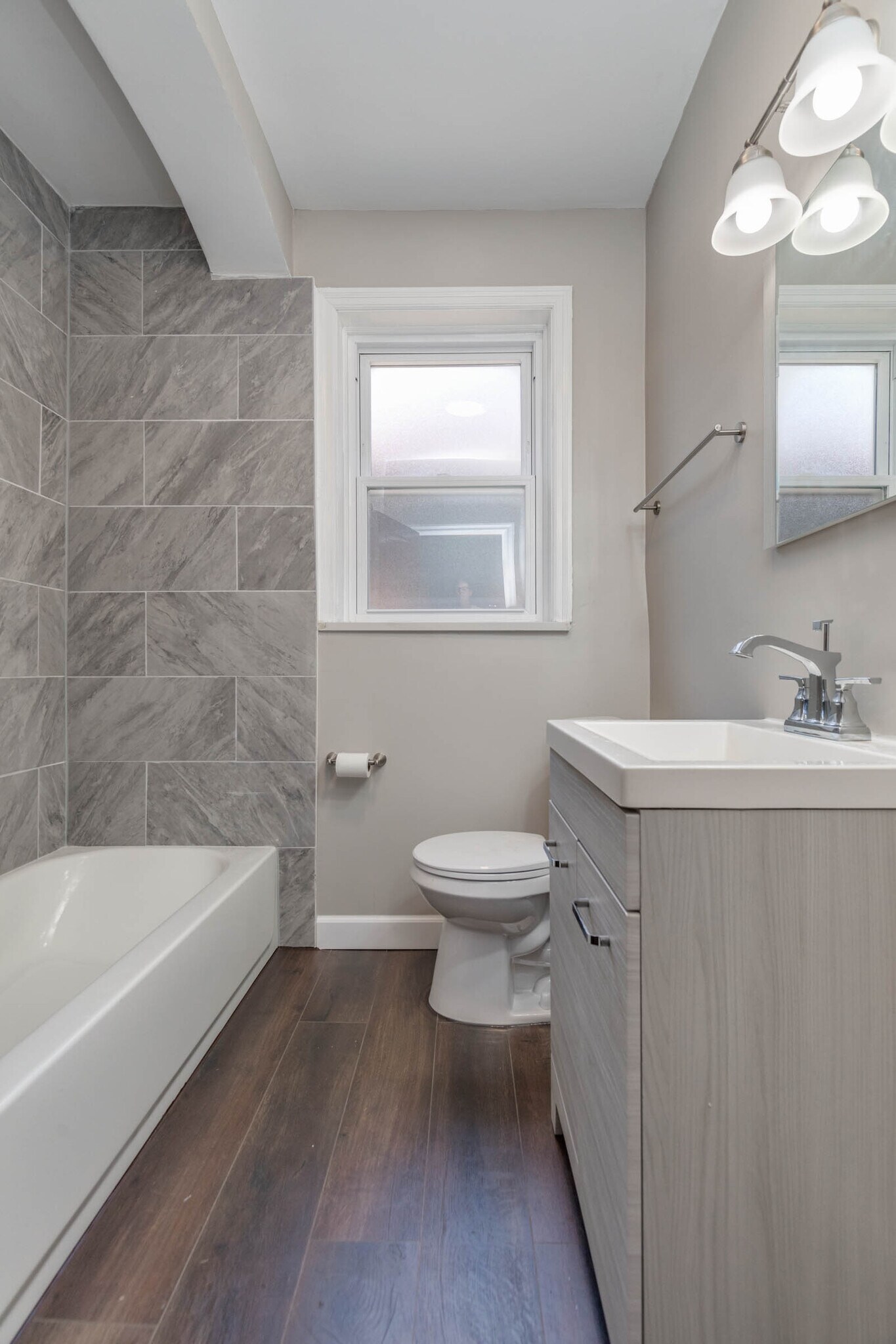 Building Photo - 5738 Chippewa St