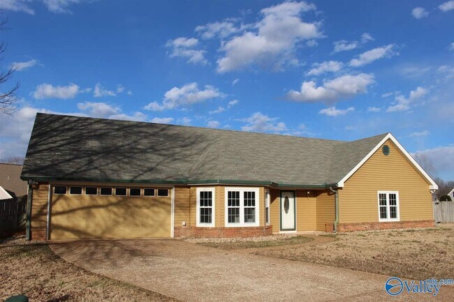 Primary Photo - 108 Harpers Hop Ct