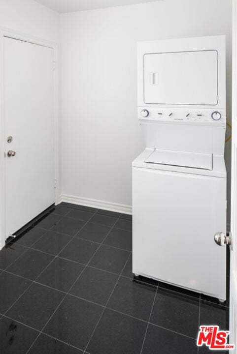 Building Photo - 5861 Whitworth Dr