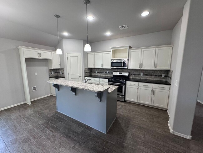 Building Photo - Lovely Southern Reserve 3 Bed 2 Bath - Jen...