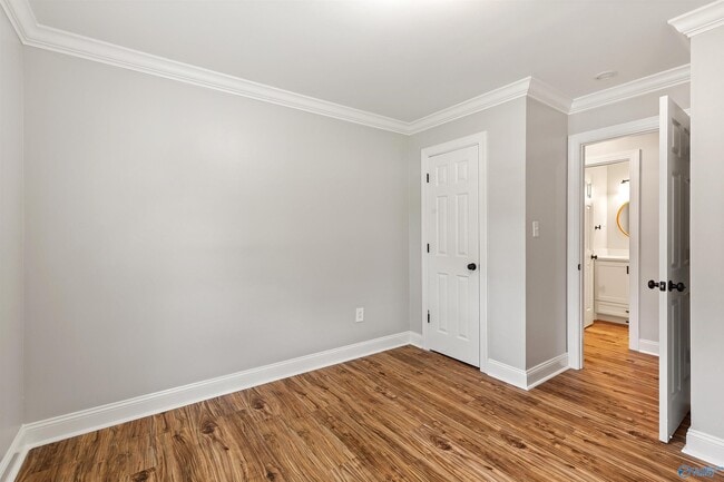 Building Photo - 2211 Cecille Dr SW