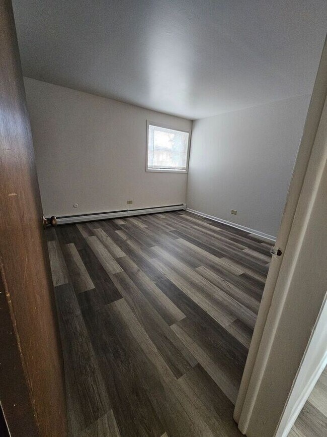 Building Photo - 5610 6th Ave