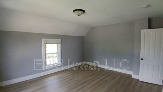 Building Photo - 949 13th St
