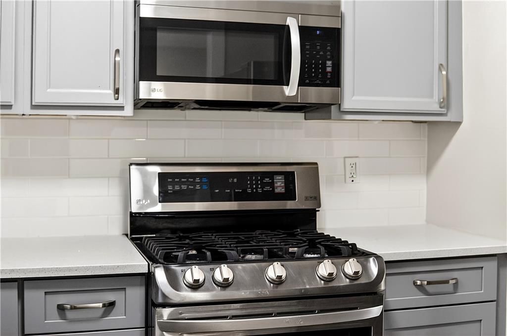 Building Photo - 679 Anderson Walk