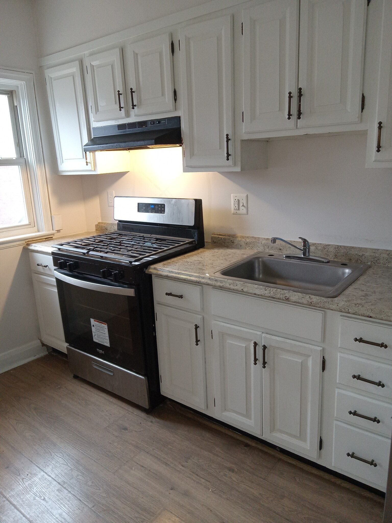 Building Photo - 1661 Ralworth Rd