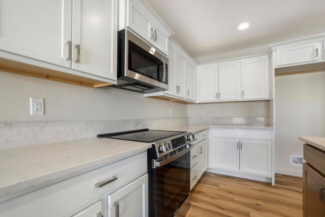 Building Photo - 392 Rock Dove Loop
