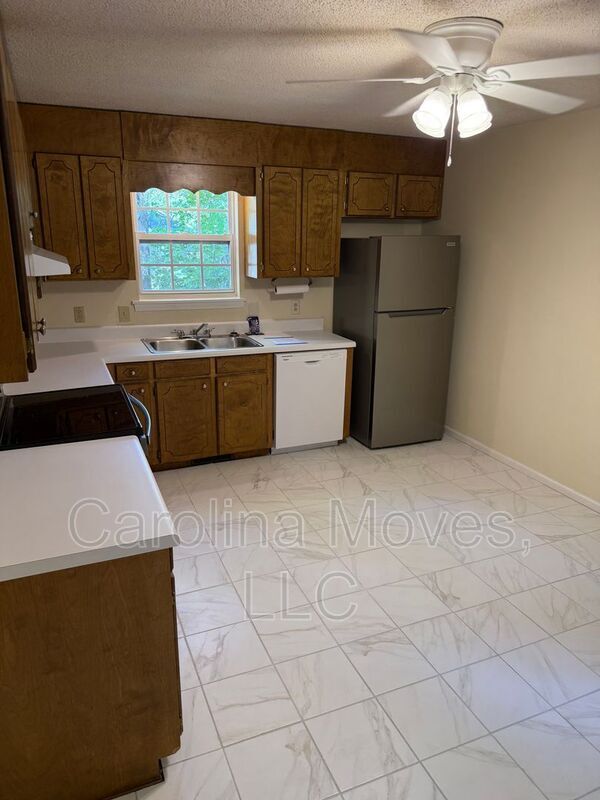 Building Photo - 58 Charterhouse Ave