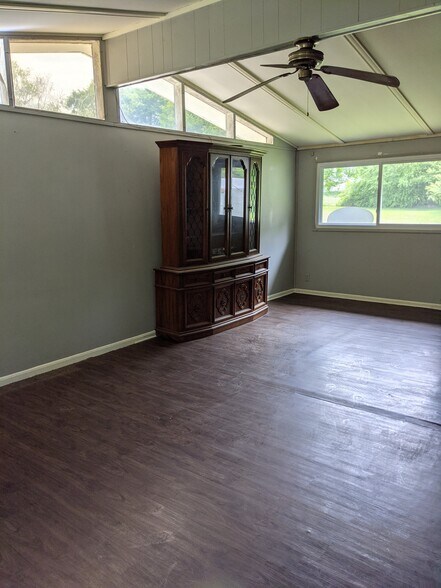 Living Room - 528 Landers St
