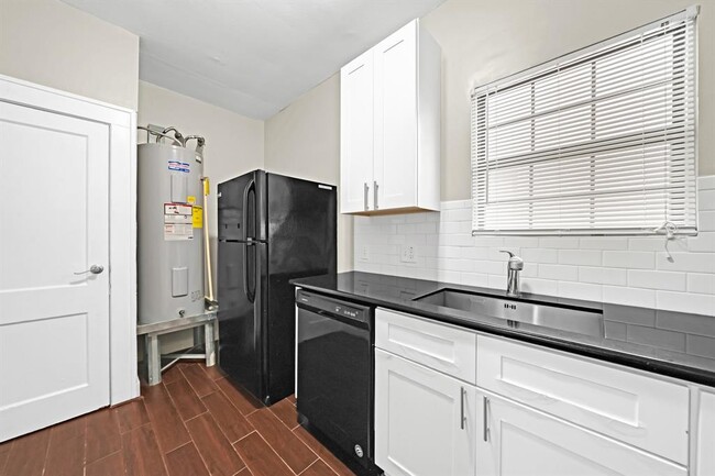 Building Photo - 2915 Isabella St