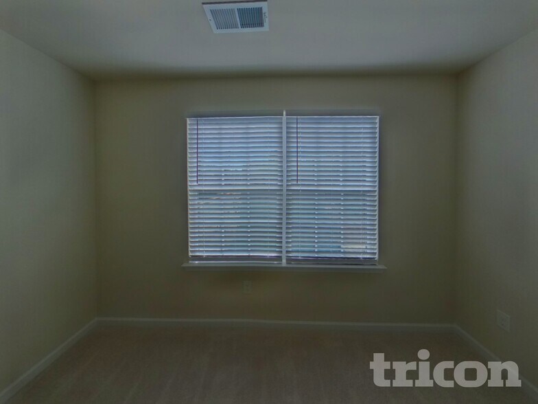 Building Photo - 1207 Mary Jane Ave