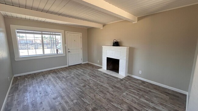 Building Photo - Nice home in Sacramento
