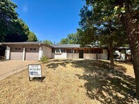 Building Photo - 2820 N McMillan Ave