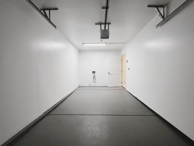 Building Photo - 4141 Teal St