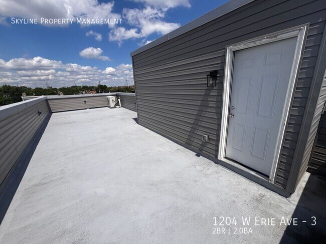 Building Photo - 1204 W Erie Ave