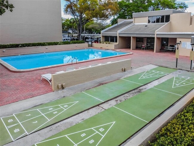 Building Photo - 13618 Greenfield Dr