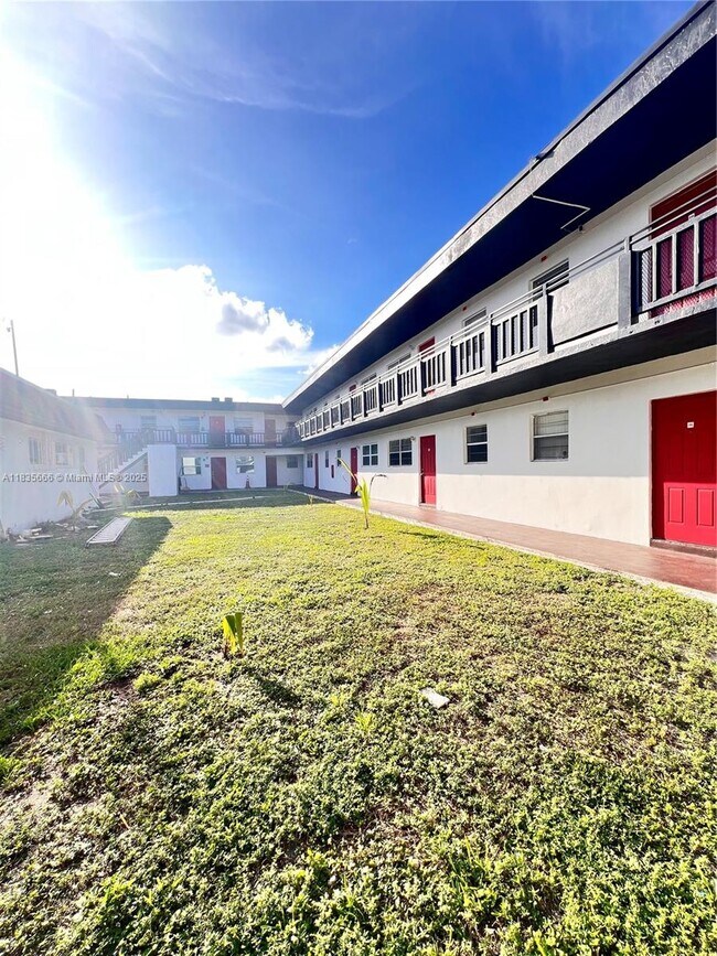 Building Photo - 651 NW 177th St