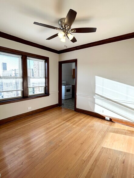 Building Photo - 5234 N Rockwell St