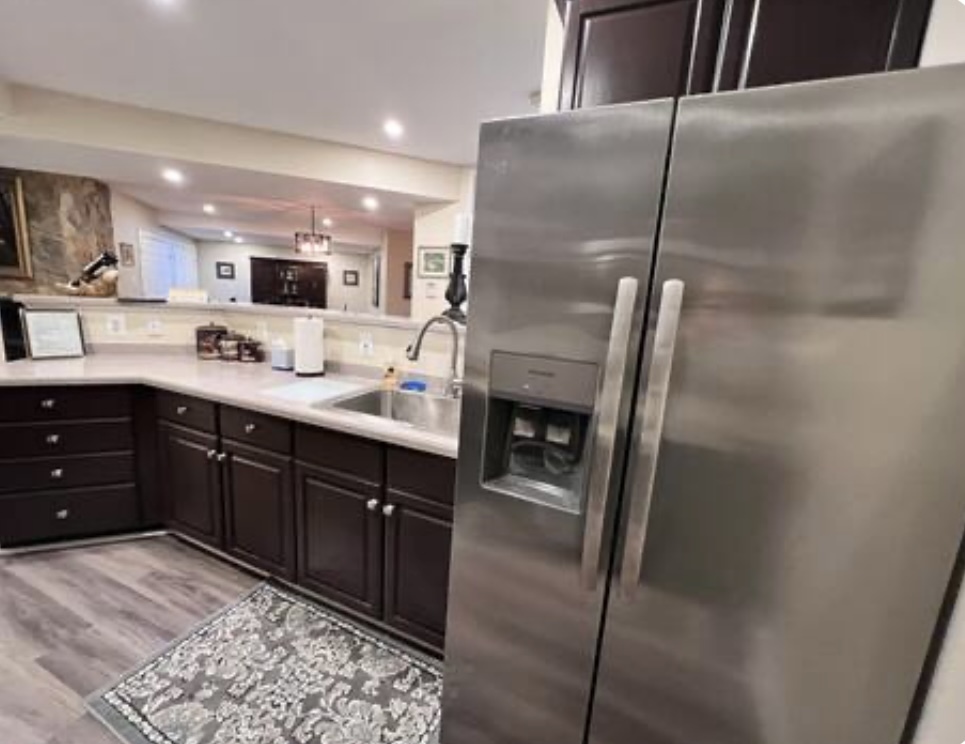 Open concept kitchen - 19810 Silcott Springs Rd