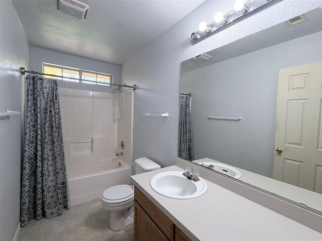 Building Photo - 142 Nuuanu Ln