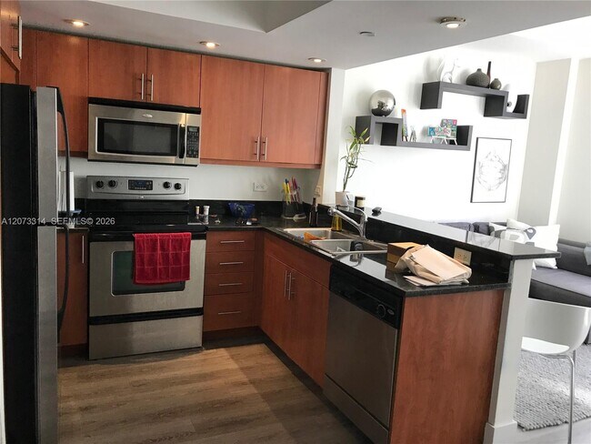 Building Photo - 111 E Flagler St
