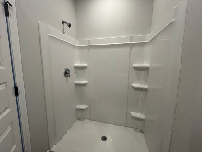 Building Photo - COLLINS WALK IN CONWAY