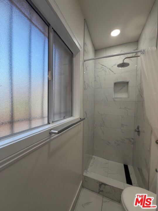 Building Photo - 738 S New Hampshire Ave