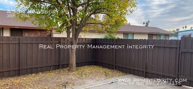 Building Photo - Ranch Style Attached Home