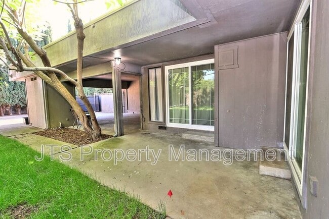 Building Photo - 3160 Watt Ave