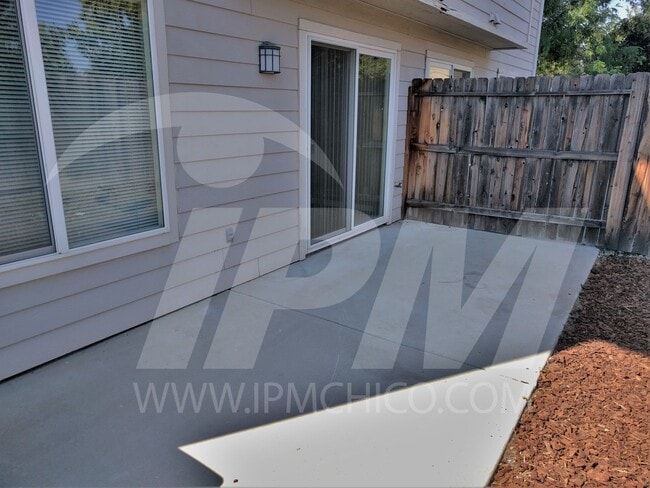 Building Photo - 583 Morgan Dr