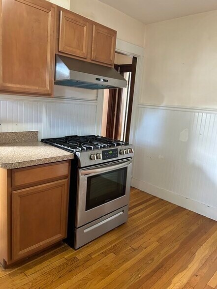 Primary Photo - 38 Larch St