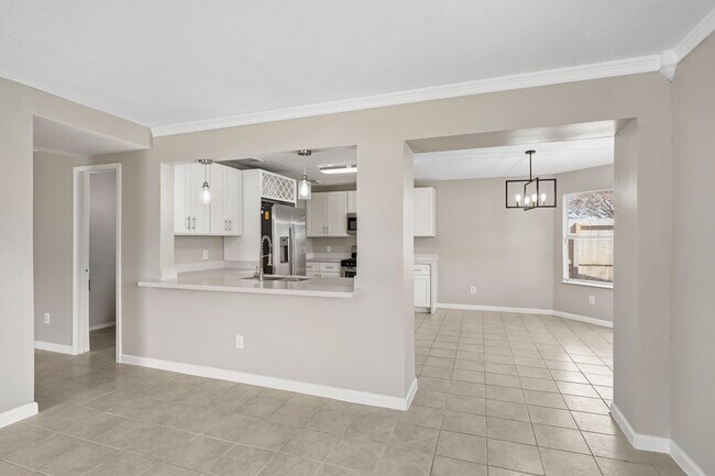 Building Photo - 21619 Knightsbrook Ln