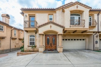 Building Photo - Three bedroom condo for lease in Arcadia