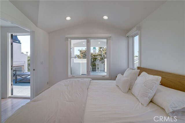 Building Photo - 608 Heliotrope Ave