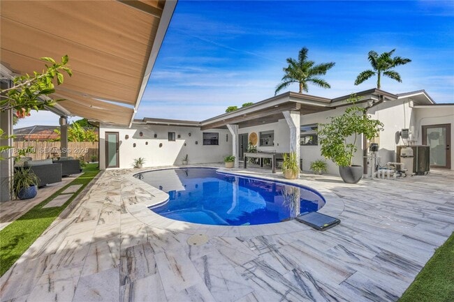 Building Photo - 5501 McKinley St