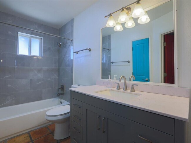 Building Photo - ? Stunning Mountain-View Home with Private Pool & All Utilities Included!!