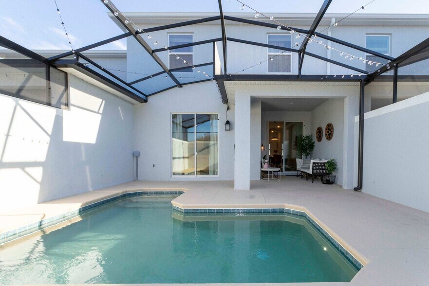 Building Photo - 4379 Scene Ln