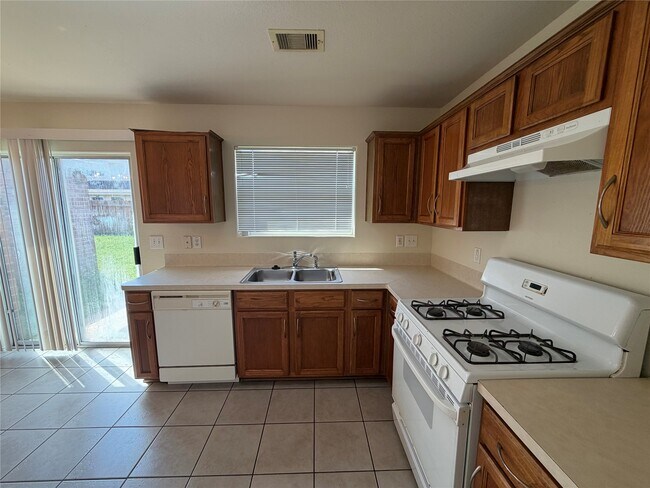 Building Photo - 12608 Rio Lindo St