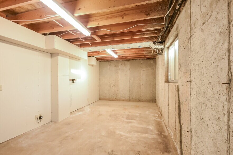 Building Photo - 8017 S 2100 E